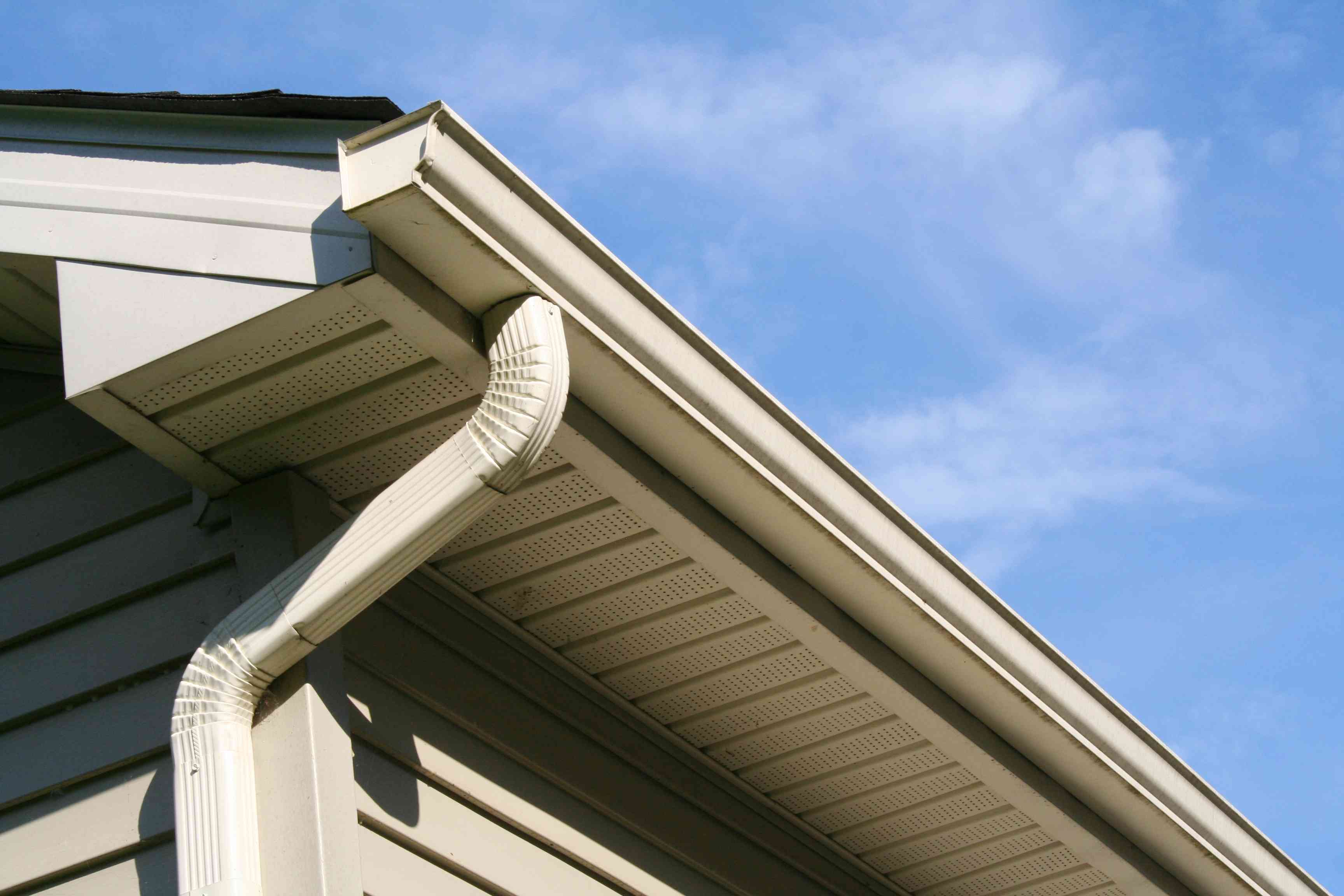 Gutter installation Parker Colorado - 5 inch seamless K-style gutters for home water management